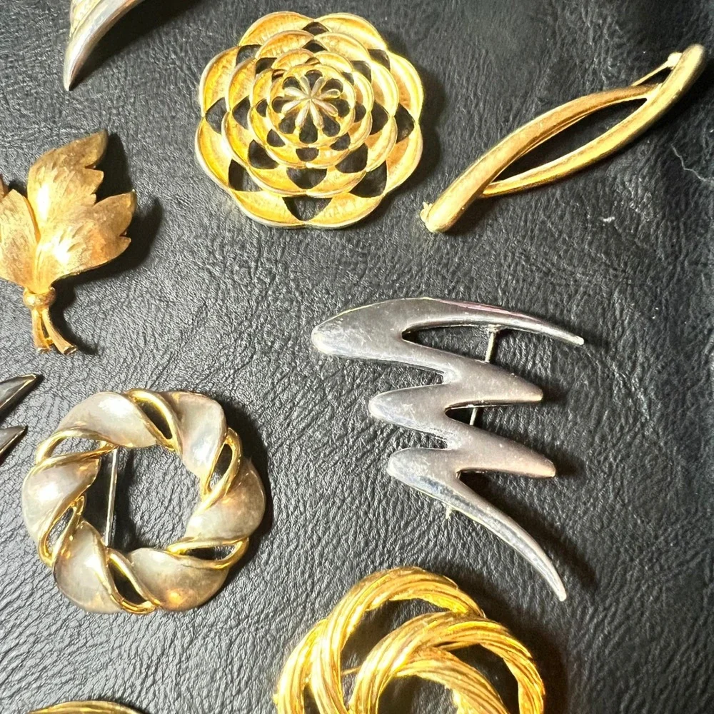 Vintage Brooch Lot 16pc Gold Silver Tone Leaf Floral‎ Geometric Mixed Size 90s